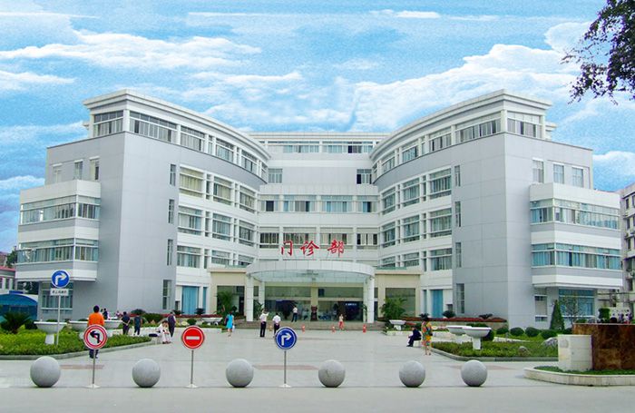 医疗机构净水解决方案-医院直饮水设备定制-医院用水系统-蓝创沃特